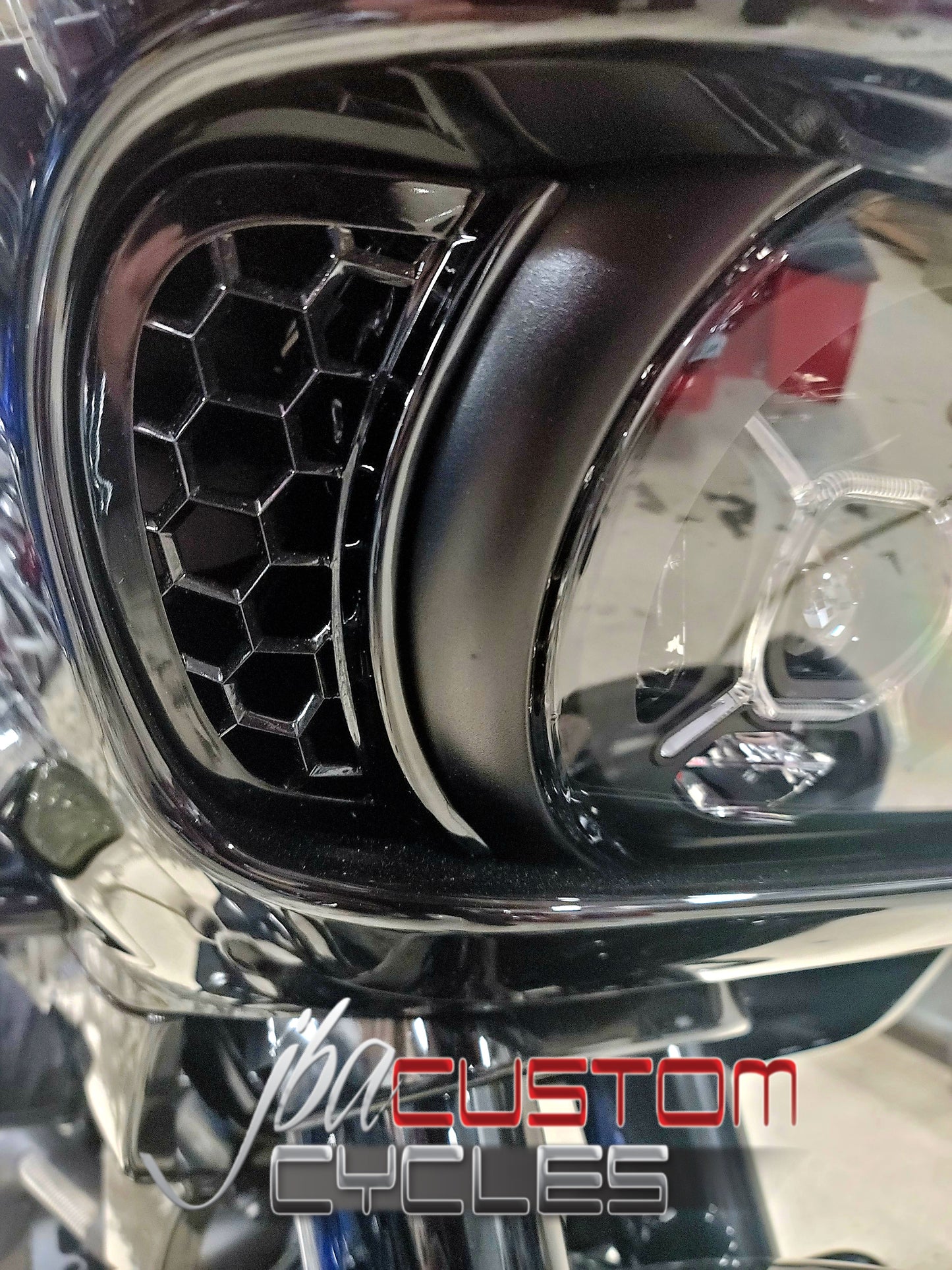 HIVE ROAD GLIDE HEADLIGHT AIR VENT COVER 15-23