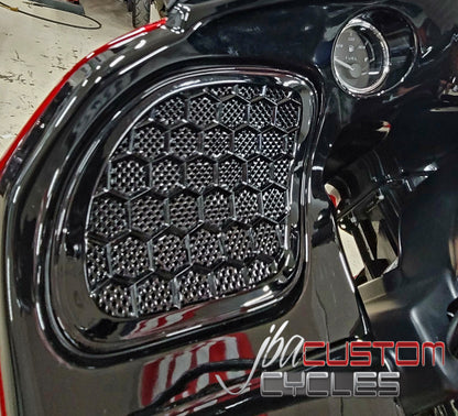 HONEYCOMB '15-23 ROAD GLIDE SPEAKER GRILL INNER FAIRING SET